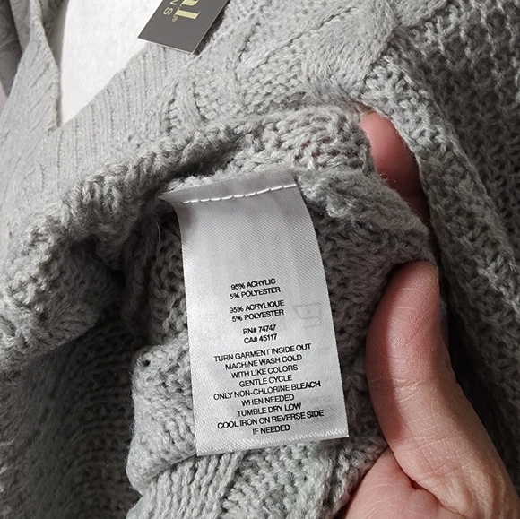 Cabela's Sweater Women's size large, gray NWT - Picture 8 of 13